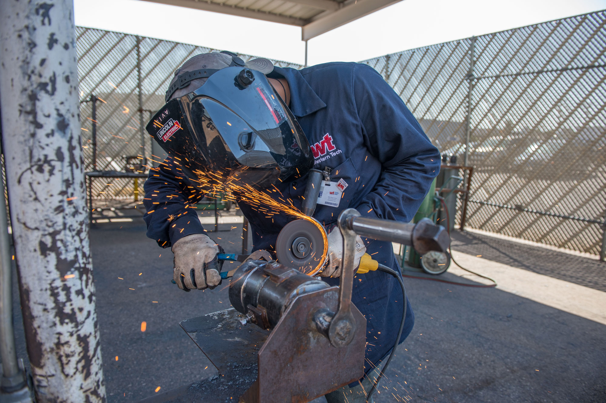 Работа сварщик томск. FCAW сварка. Welding works. Welding program. Advanced Welding.